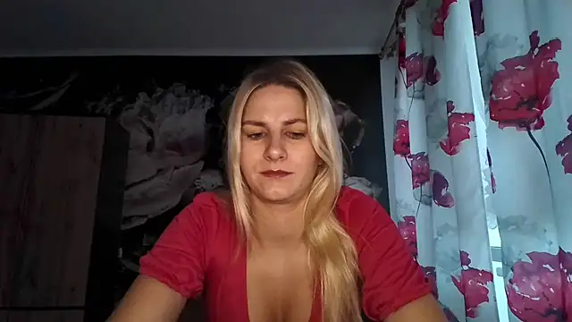 Snapshot of DagmarieFlirt chatting on 09-27-25, 05:13 DagmarieFlirt online show from 09-27-25, 05:13