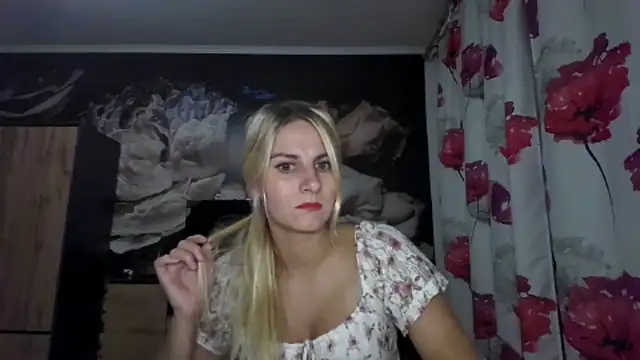 Snapshot of DagmarieFlirt chatting on 09-28-25, 06:26 DagmarieFlirt online show from 09-28-25, 06:26