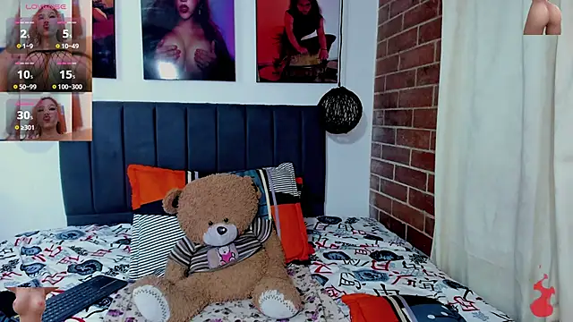 kyliejenner hot online show from 11-11-25, 03:56