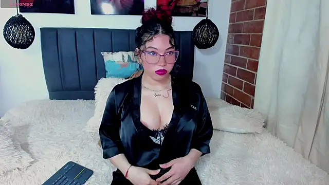 kyliejenner hot online show from 06-12-26, 03:48