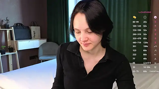 MaryCoopeer online show from 10-31-25, 05:04