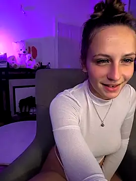 Snapshot of emma4xxx chatting on 03-18-25, 08:16 emma4xxx online show from 03-18-25, 08:16