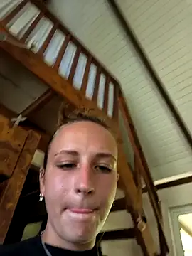 Snapshot of emma4xxx chatting on 02-25-25, 08:00 emma4xxx online show from 02-25-25, 08:00