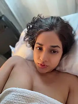 CuteeRose online show from 06-18-26, 04:23