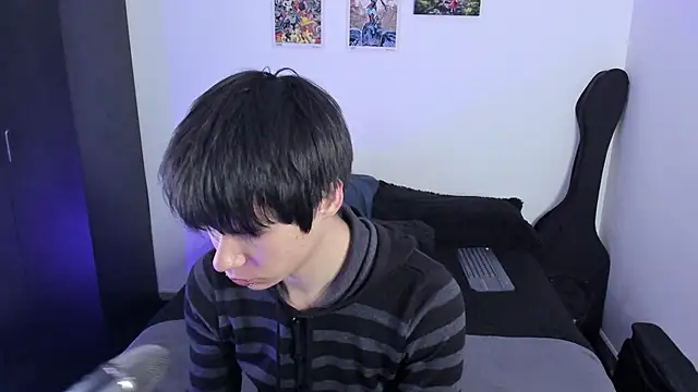 Snapshot of Aventure_Twinks chatting on 11-02-25, 03:33 Aventure Twinks online show from 11-02-25, 03:33