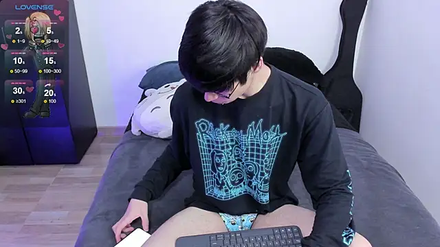 Snapshot of Aventure_Twinks chatting on 03-23-25, 04:05 Aventure Twinks online show from 03-23-25, 04:05