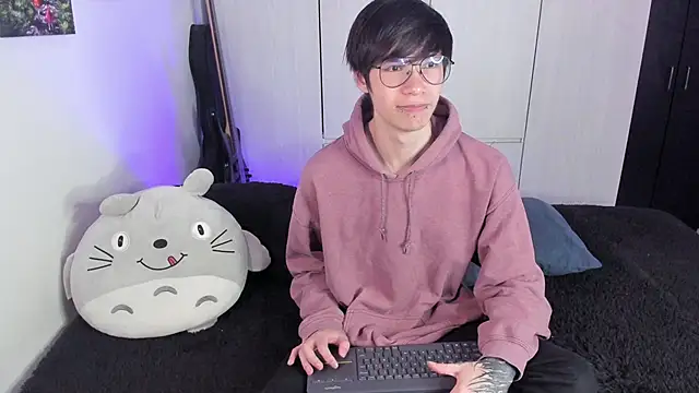 Snapshot of Aventure_Twinks chatting on 01-29-25, 11:20 Aventure Twinks online show from 01-29-25, 11:20