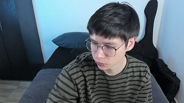 Snapshot of Aventure_Twinks chatting on 01-10-26, 06:47 Aventure Twinks online show from 01-10-26, 06:47