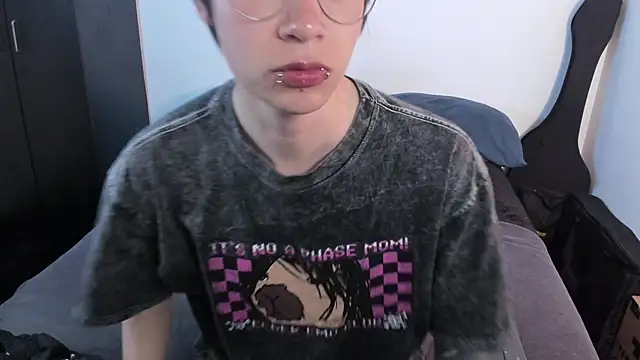 Aventure Twinks online show from 04-12-26, 12:58