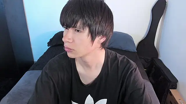 Aventure Twinks online show from 04-14-26, 02:27