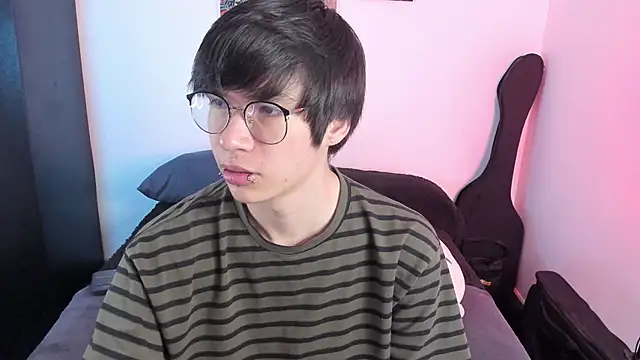 Snapshot of Aventure_Twinks chatting on 12-05-25, 05:11 Aventure Twinks online show from 12-05-25, 05:11