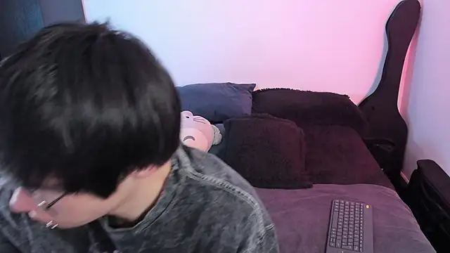 Snapshot of Aventure_Twinks chatting on 12-03-25, 05:12 Aventure Twinks online show from 12-03-25, 05:12