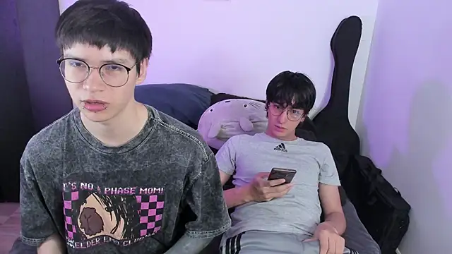 Snapshot of Aventure_Twinks chatting on 01-05-26, 10:57 Aventure Twinks online show from 01-05-26, 10:57