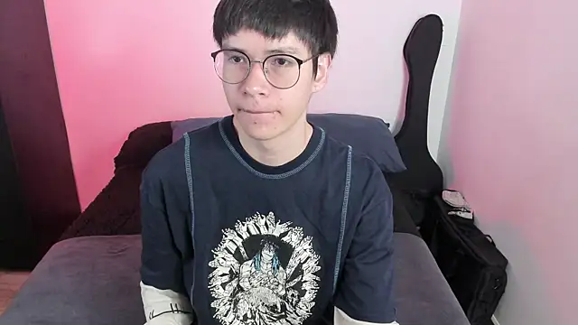 Snapshot of Aventure_Twinks chatting on 01-13-26, 06:34 Aventure Twinks online show from 01-13-26, 06:34