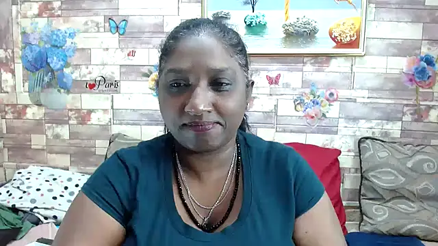 Snapshot of Indian_tracy chatting on 10-07-25, 10:05 Indian tracy online show from 10-07-25, 10:05