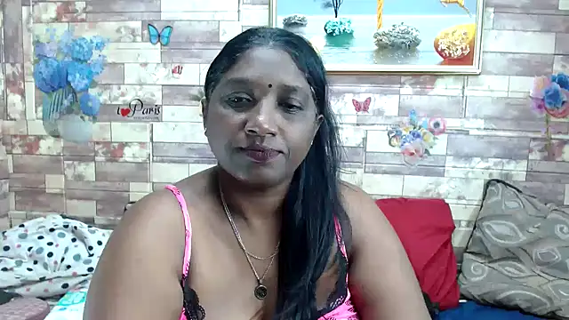 Snapshot of Indian_tracy chatting on 10-15-25, 10:40 Indian tracy online show from 10-15-25, 10:40