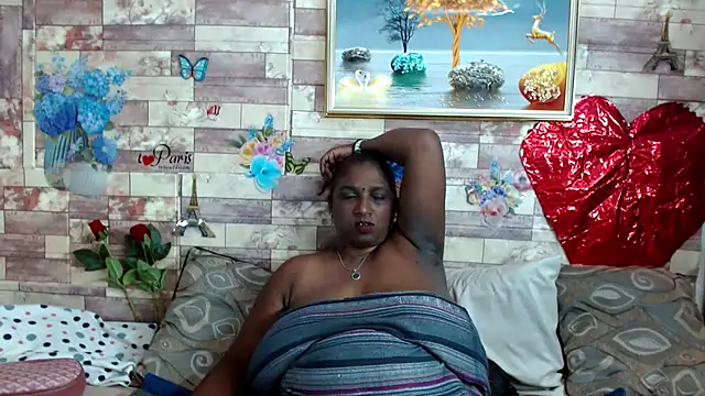 Snapshot of Indian_tracy chatting on 03-05-25, 02:01 Indian tracy online show from 03-05-25, 02:01