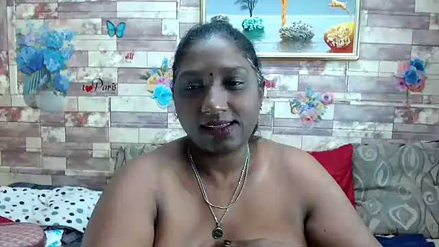Snapshot of Indian_tracy chatting on 09-23-25, 10:33 Indian tracy online show from 09-23-25, 10:33