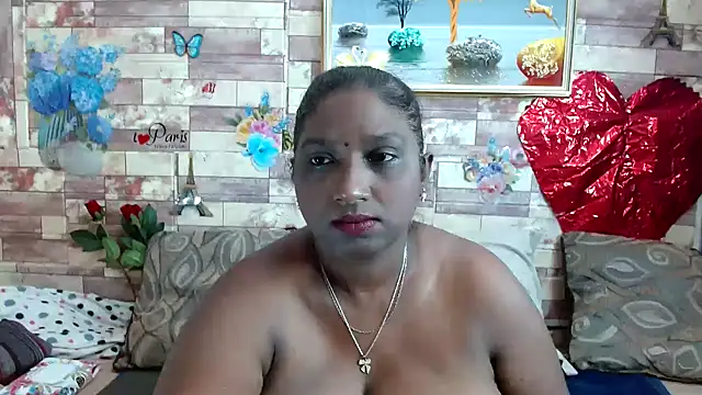 Snapshot of Indian_tracy chatting on 03-09-25, 08:29 Indian tracy online show from 03-09-25, 08:29