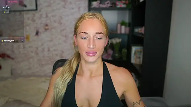 Nicolette  Shea  online show from 02-04-26, 08:04