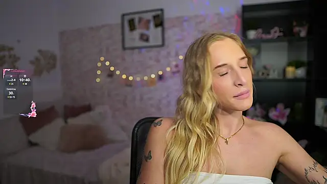 Nicolette  Shea  online show from 02-27-25, 05:05