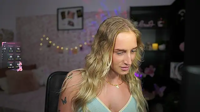 Nicolette  Shea  online show from 03-13-25, 05:18