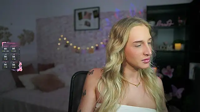 Nicolette  Shea  online show from 03-09-25, 01:59