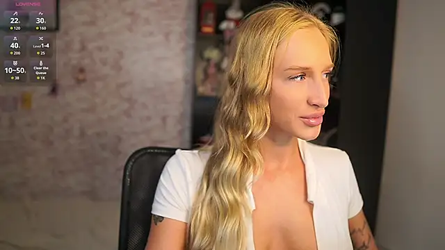 Nicolette  Shea  online show from 01-17-26, 10:30