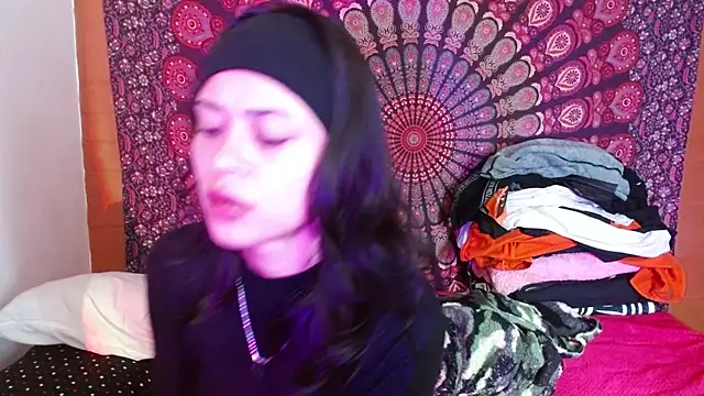 AbbySccott online show from 04-10-26, 01:18