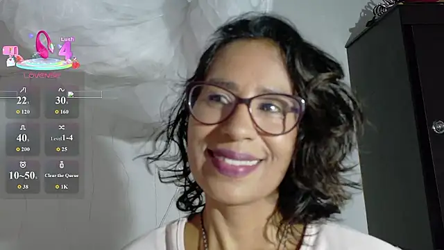 Snapshot of fantasty_nylon chatting on 01-17-26, 10:35 fantasty nylon online show from 01-17-26, 10:35