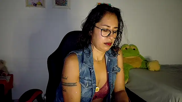 fantasty nylon online show from 05-19-26, 11:01