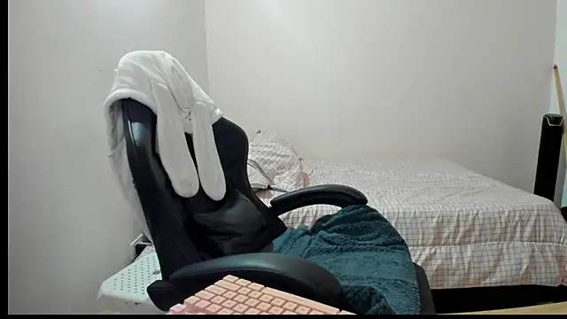 nina pons online show from 03-09-26, 11:41