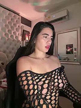 ZarahEvans online show from 10-28-25, 07:24