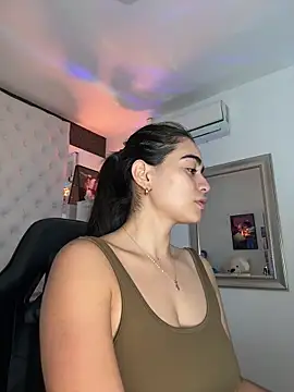 ZarahEvans online show from 10-16-25, 04:15