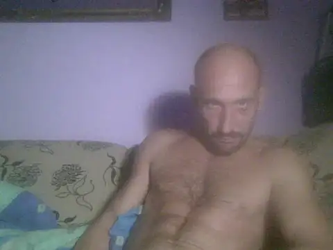 Snapshot of Smileboy698 chatting on 09-14-25, 04:13 Smileboy698 online show from 09-14-25, 04:13