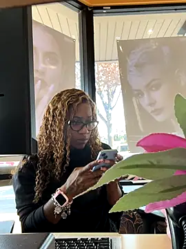 VixenCapri online show from 11-24-25, 02:39