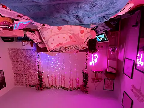 VixenCapri online show from 02-11-26, 09:42