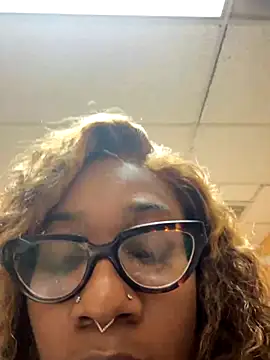 VixenCapri online show from 11-19-25, 03:34