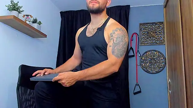 Snapshot of AndrewDiaz chatting on 03-13-26, 04:50 AndrewDiaz online show from 03-13-26, 04:50