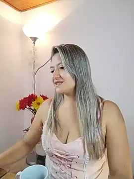 valeriahunter1 online show from 08-02-26, 10:07