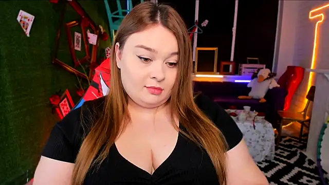 Snapshot of KimberlyMaran chatting on 02-25-25, 12:16 KimberlyMaran online show from 02-25-25, 12:16