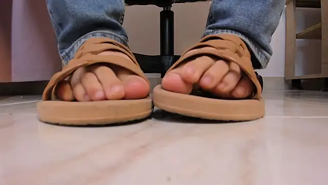 kattypinkk online show from 04-14-26, 07:19