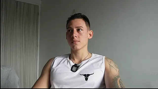 Snapshot of Muscle_King_Cum chatting on 06-16-26, 02:50 Muscle King Cum online show from 06-16-26, 02:50