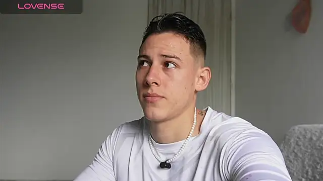 Snapshot of Muscle_King_Cum chatting on 07-16-26, 01:30 Muscle King Cum online show from 07-16-26, 01:30