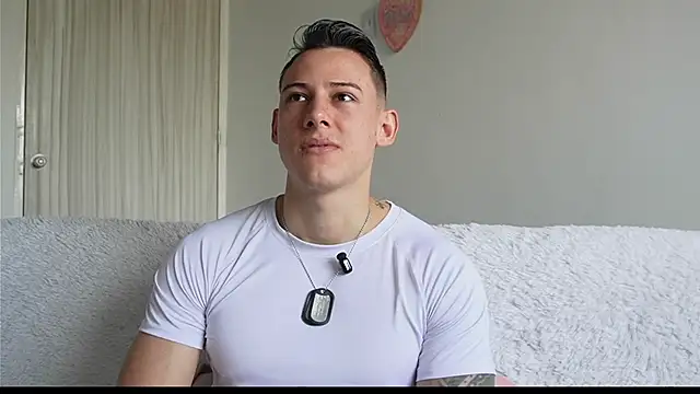Snapshot of Muscle_King_Cum chatting on 05-09-26, 02:42 Muscle King Cum online show from 05-09-26, 02:42