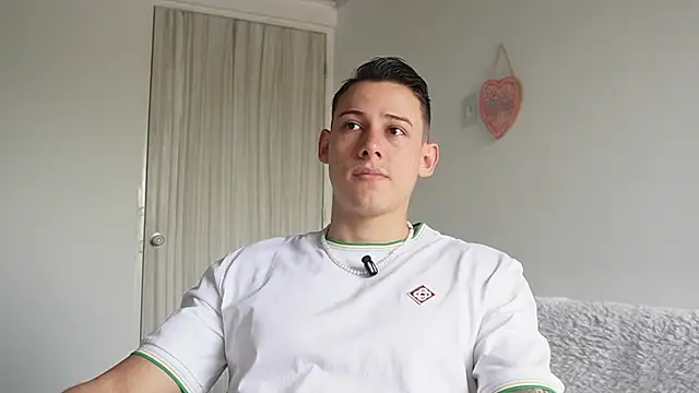 Snapshot of Muscle_King_Cum chatting on 05-18-26, 02:55 Muscle King Cum online show from 05-18-26, 02:55