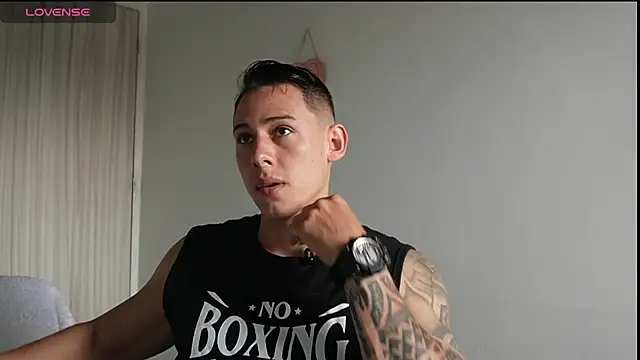 Snapshot of Muscle_King_Cum chatting on 07-02-26, 01:39 Muscle King Cum online show from 07-02-26, 01:39