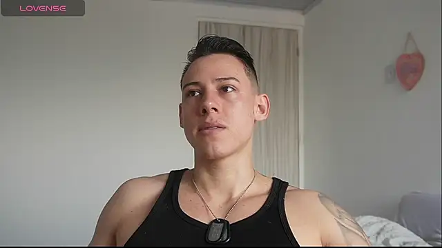 Snapshot of Muscle_King_Cum chatting on 05-01-26, 01:27 Muscle King Cum online show from 05-01-26, 01:27