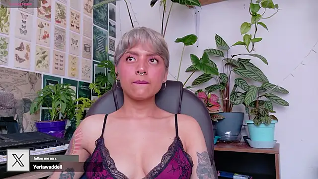 Snapshot of Yeriawaddell_ chatting on 02-19-26, 05:43 Yeriawaddell online show from 02-19-26, 05:43