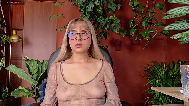 Yeriawaddell  online show from 05-19-26, 08:49